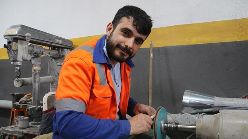 Sivaslı usta boynuzlardan servet kazandı! Dizilerden ilham alıp üretmeye başladı şimdi siparişlere yetişemiyor