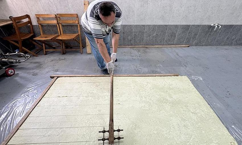 Mühendisliği bırakan kadın girişimci eşinin memleketine fabrika kurdu! 200 ton üretiyor, 81 ile satış yapıyor