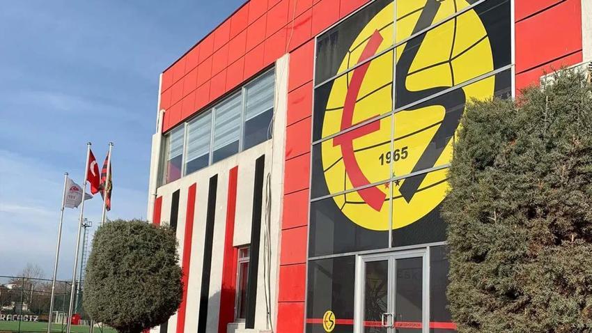 Eskişehirspor'u karıştıran iddia: Transfere milyonlar mı harcanıyor?