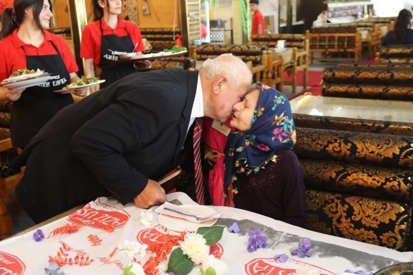 Varlıkta da yoklukta da bırakmadılar: Eskişehir'in örnek çiftinden yarım asrı aşan aşk! 54 yıllık evliliğin sırrı ortaya çıktı!