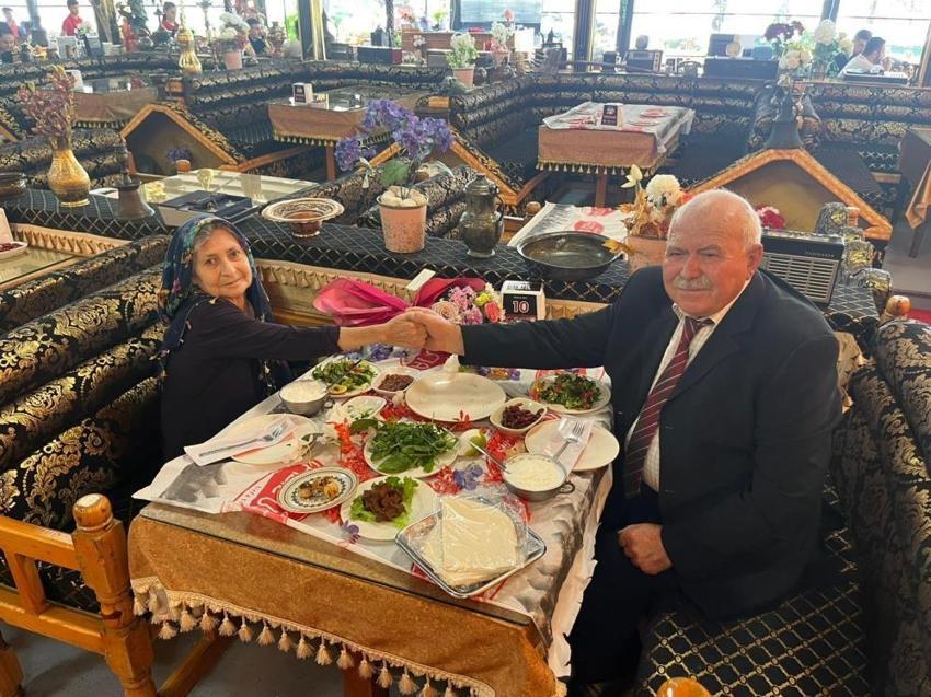 Varlıkta da yoklukta da bırakmadılar: Eskişehir'in örnek çiftinden yarım asrı aşan aşk! 54 yıllık evliliğin sırrı ortaya çıktı!