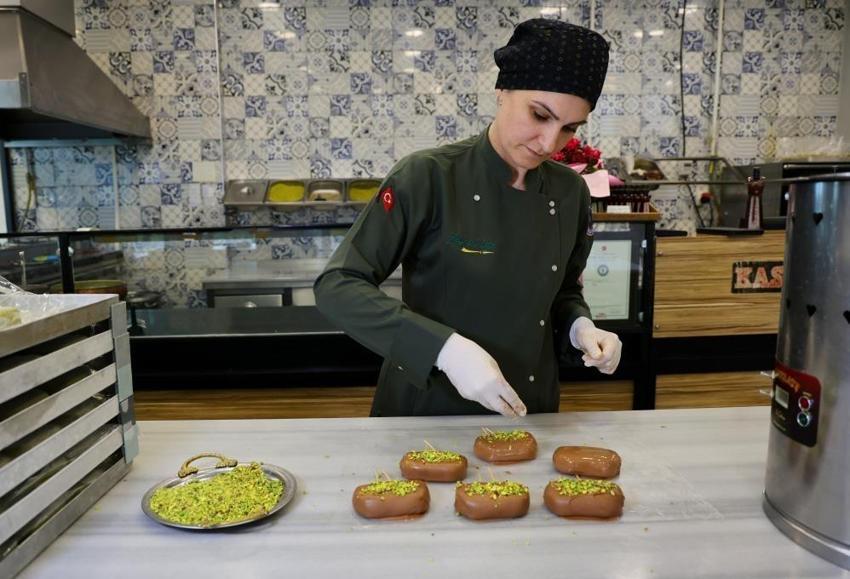 Adana'nın yeni tatlısı: Kilosu bin lira, herkesin dilinde!