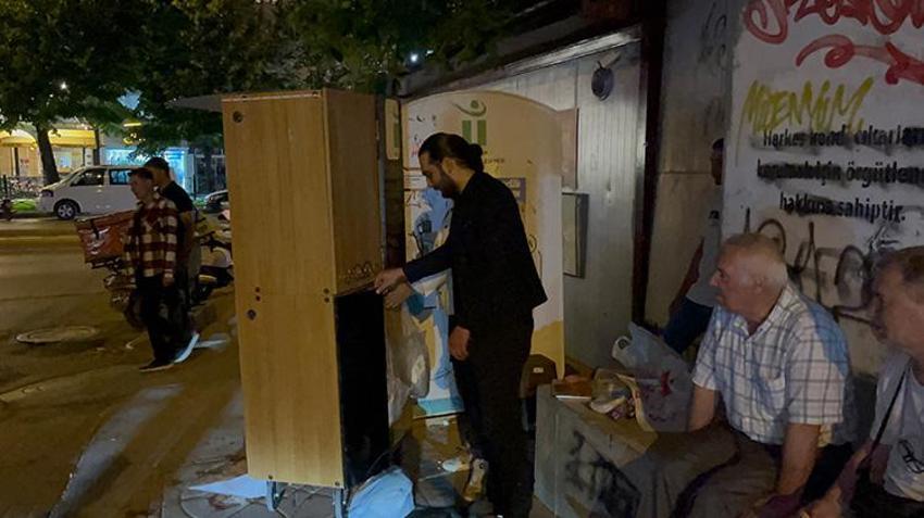 Eskişehir'de duygulandıran manzara! İki genç hayata ikinci el gardıropla bağlandı