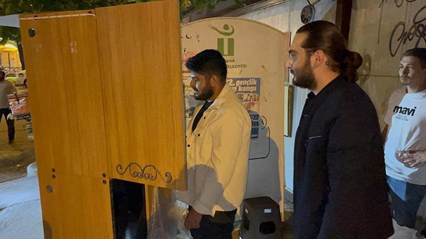 Eskişehir'de duygulandıran manzara! İki genç hayata ikinci el gardıropla bağlandı