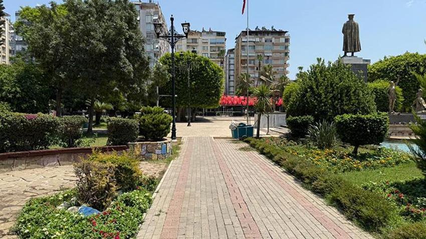 Adana'da 'sıcak hava' izni: Birçok kişi kullandı! Sokak ve caddeler bomboş kaldı