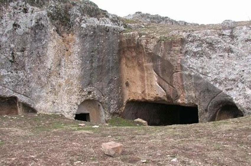 40 yıl önce mağaradaki Osmanlıca uyarıyı dinlemedi! Nevşehir'de arkeolog kazı sırasında bayıldı