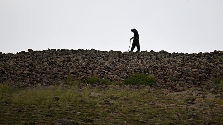 Van'da tarih yeniden yazılacak! 3 bin rakımlı yaylada 50 odalı kale ve sur bulundu