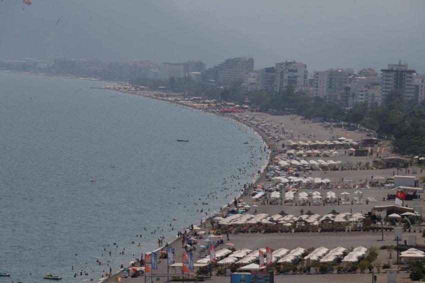Yüzde 85 nem oranı dağı ortadan kaldırdı: Antalya'da manzarayı görenler şaşırdı