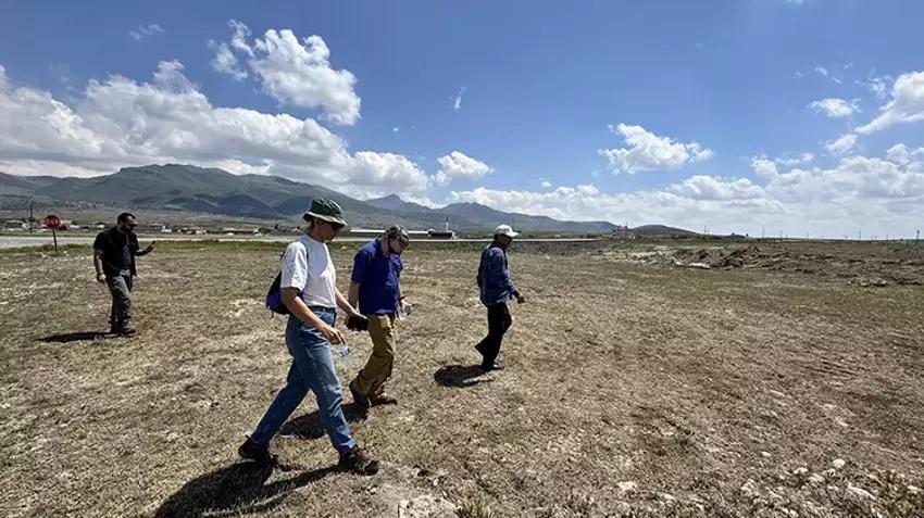 ABD'li bilim insanı Konya'ya sadece onun için geldi! Köyde görünce donup kaldı: Tehlike sınırı aştı