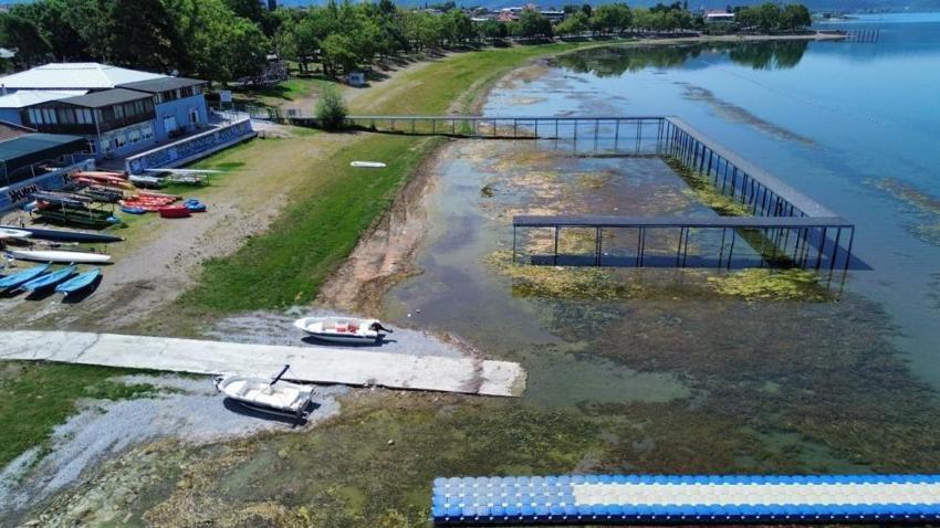 İznik Gölü'nde çöktü: Göl suyu çekilince korkunç görüntü ortaya çıktı