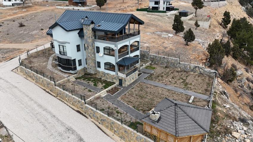 Adana'nın ilçesinde skandal vergi kaçakçılığı! 72 bin konuttan sadece 6 bin 600'ü sisteme kayıtlı çıktı