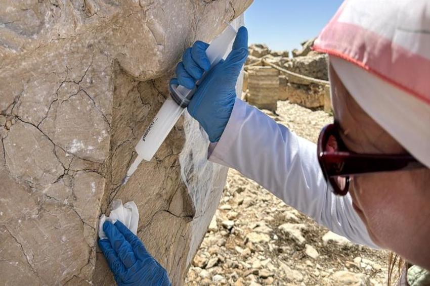 Nemrut Dağı'na nano kireç dokunuşu: Dev eserlere yeni yöntem uygulandı