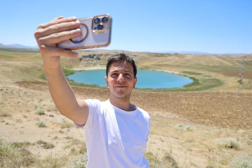 Sivas'ın incileri kene istilasında! İğne atsan yere düşmezdi, şimdi kimse yok!