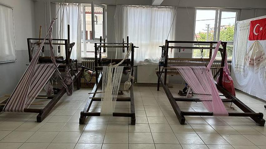 Babaannesinden öğrendi meslek sahibi oldu! 11 yaşında ustalaştı, Taraklı'ya taşınıp maaş sahibi oldu