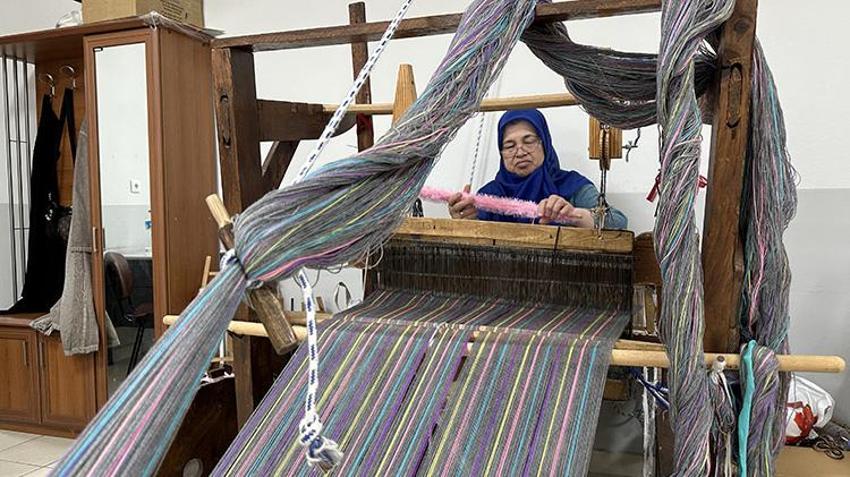 Babaannesinden öğrendi meslek sahibi oldu! 11 yaşında ustalaştı, Taraklı'ya taşınıp maaş sahibi oldu