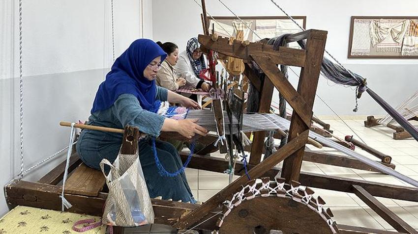 Babaannesinden öğrendi meslek sahibi oldu! 11 yaşında ustalaştı, Taraklı'ya taşınıp maaş sahibi oldu