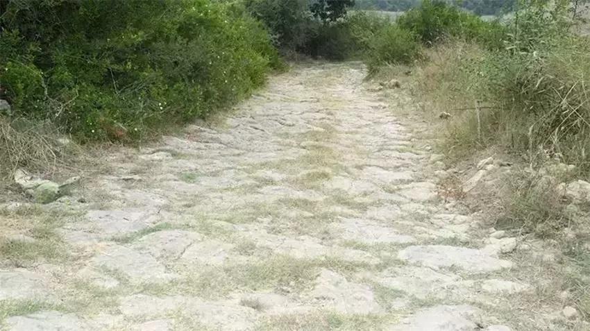 Köyde hiç kimse cesaret edemedi! İçi altın dolu mağara Adana'da bulundu: Bakınca taşlar yer değiştiriyor