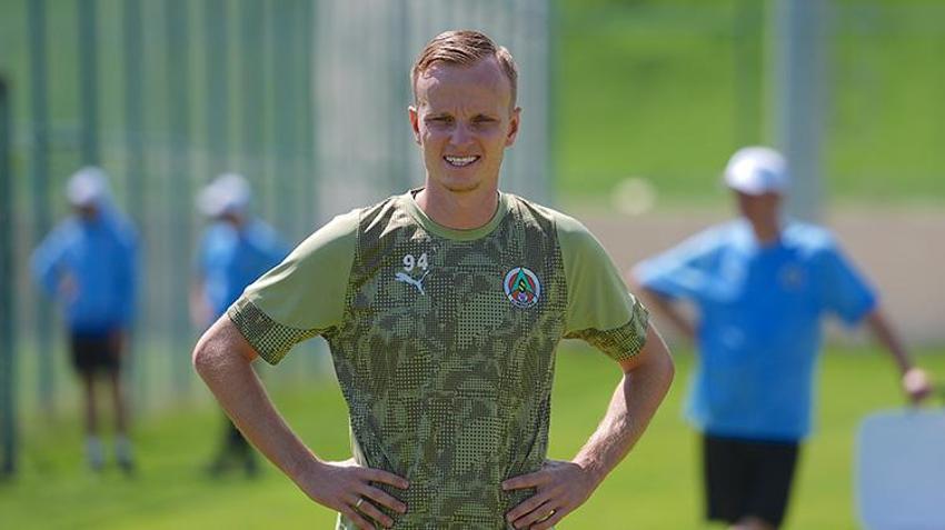 Alanyaspor’un Kosovalı futbolcusu Hadergjonaj yeni sezona sıkı hazırlanıyor