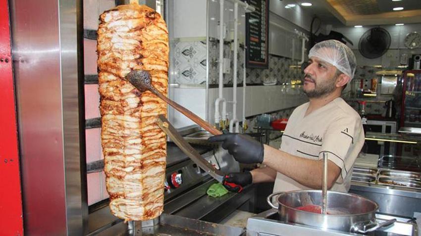 Sıcaklık rekoru kırıldı! 40 dereceyi aşan sıcaklarda ateş başı ustaları canla başla mücadele ediyor
