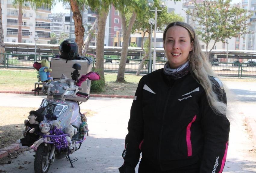 Mersin sokaklarında sıra dışı bir görüntü! Herkes bu motosiklete hayran kaldı: 'Aracıyla takas etmek isteyenler oluyor'