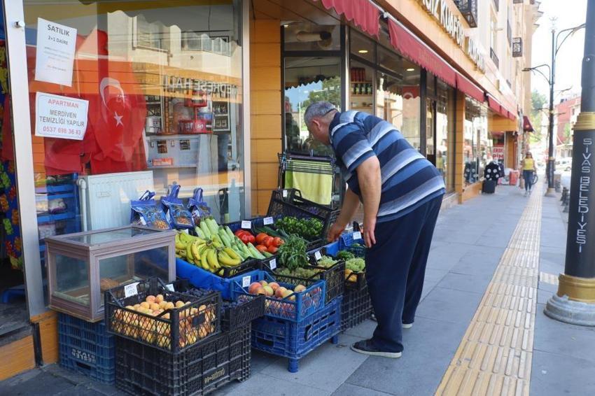 30 yıllık esnaf böylesini görmedi: Dilencinin 1 günlük hasılatı şaşırttı