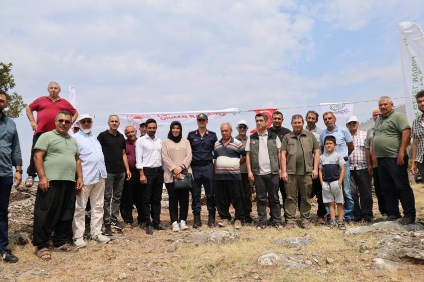 Adana'da 500 kınalı keklik kene ve çekirgeye karşı görevde!