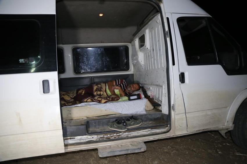 Kastamonu'da 'beyaz altın' nöbeti'! Hasadı devam eden ürünün değeri yükselince silahla nöbet tutmaya başladılar