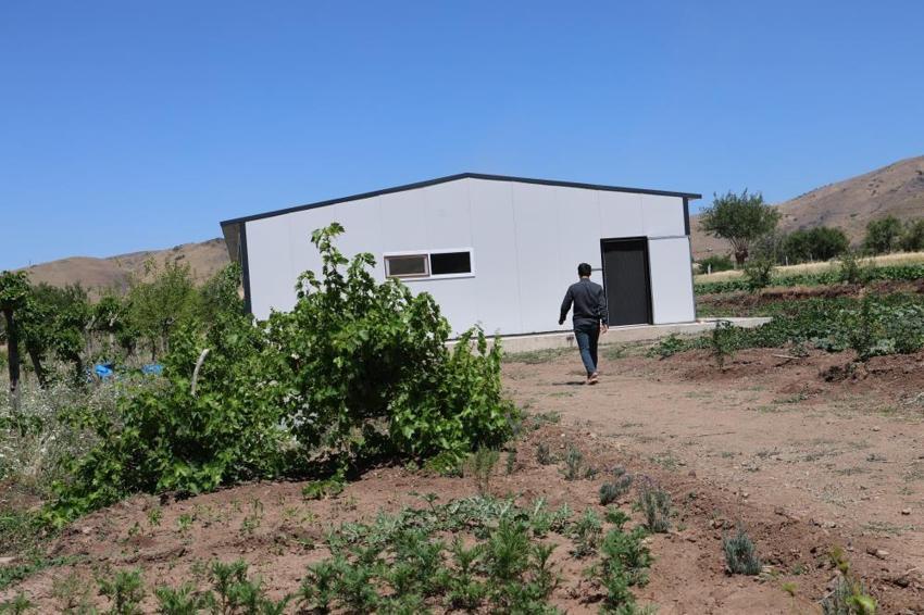 Yılda bir kez ürettiği ürün zengin yaptı! Elazığ'da köyüne tesis kurdu