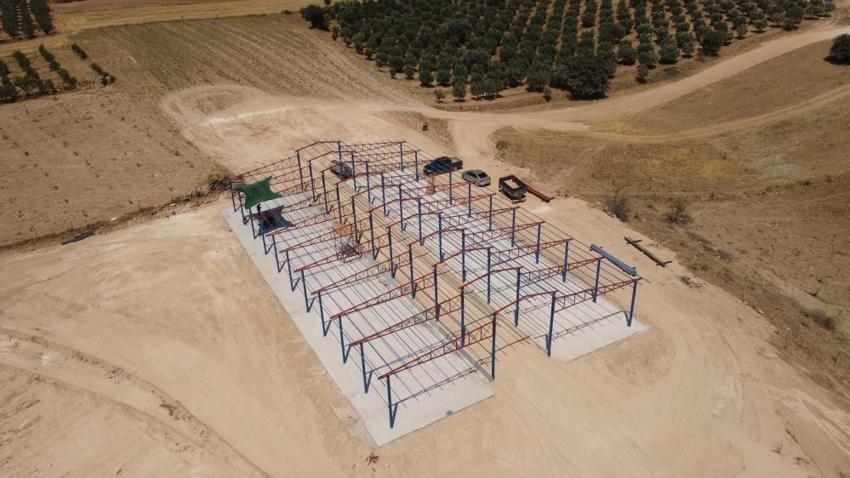 Mahalleli beceremedi, muhtar el koydu: Manisa'da 70 dönüme dev bir tesis kurdu!