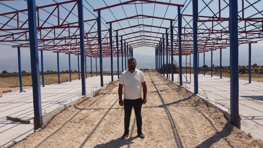 Mahalleli beceremedi, muhtar el koydu: Manisa'da 70 dönüme dev bir tesis kurdu!