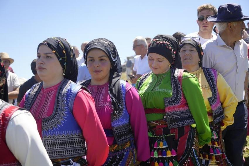 Gümüşhane sınırından başladı: Binlerce kişi bölgeye akın ediyor