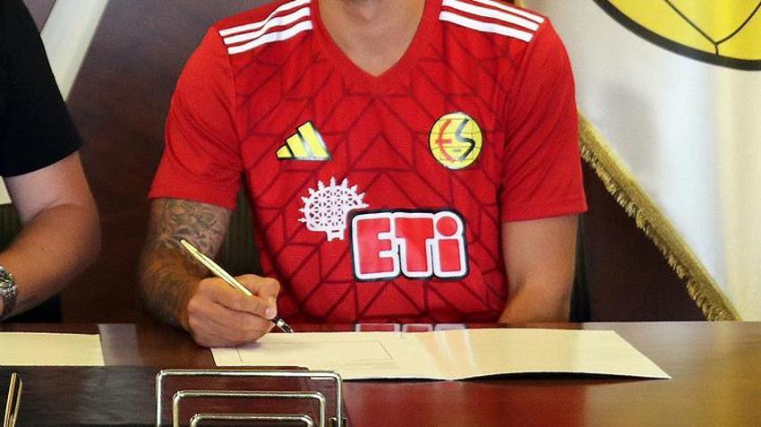 Eskişehirspor bir transferi daha bitirdi! Alper Potuk yerine Süper Lig takımının yıldızı imzayı attı