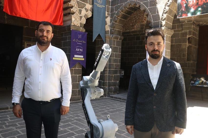 Diyarbakırlı mühendisler yüzde yüz yerli ve milli robot kol üretti