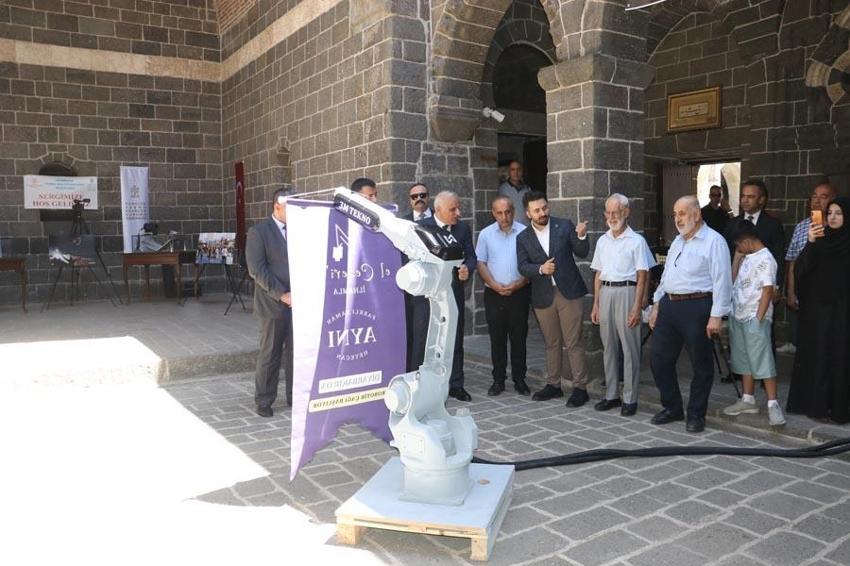 Diyarbakırlı mühendisler yüzde yüz yerli ve milli robot kol üretti