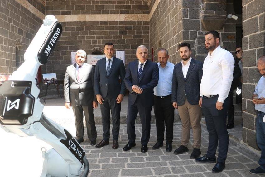Diyarbakırlı mühendisler yüzde yüz yerli ve milli robot kol üretti