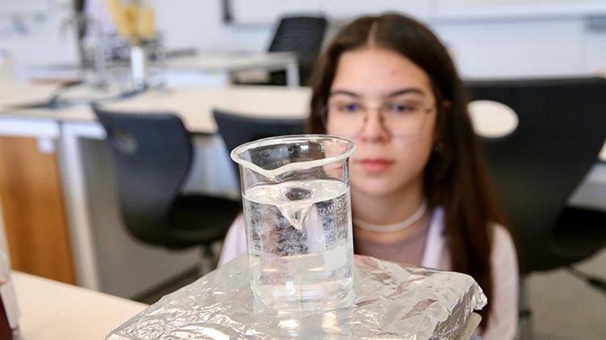 Kocaeli'nden Kuzey Kutbu'na gidip ortaya çıkardı! Lise öğrencisi Elif projesiyle çığır açacak