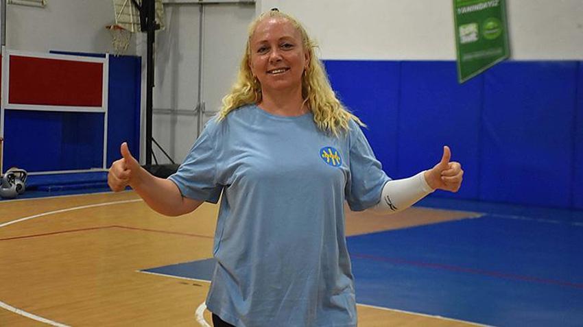 Annesinin yanından ayrılmadı onun izinden gitti! Profesyonel voleybolcu oldu; 'Birlikte yüksek lisans yapmak istiyorum'