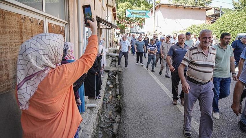 Bursa'da gelenek bozulmadı! Jandarma erkeklerin girişine izin vermedi