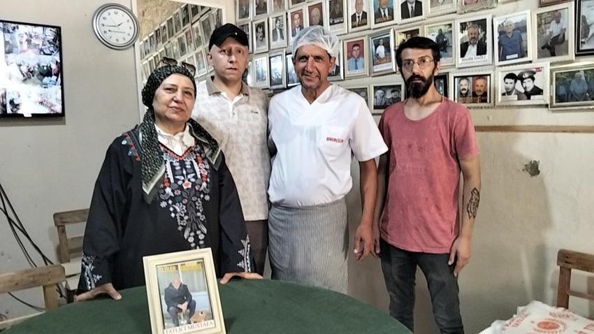 Ölüler Kıraathanesi'nde duygulandıran vefa örneği: Kozanlı tatlıcı ustasının mirasını yaşatıyor!