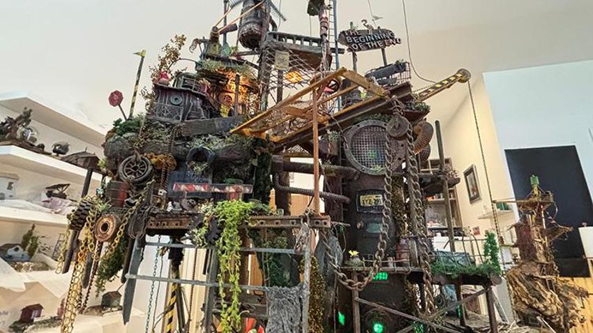 Atık malzemeleri sanatıyla dönüştürüyor! Sırada Atakule ve Galata Kulesi var