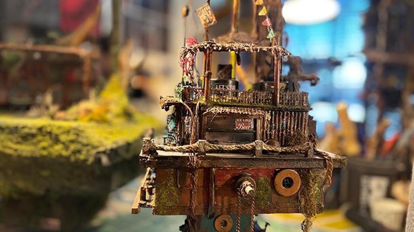 Atık malzemeleri sanatıyla dönüştürüyor! Sırada Atakule ve Galata Kulesi var