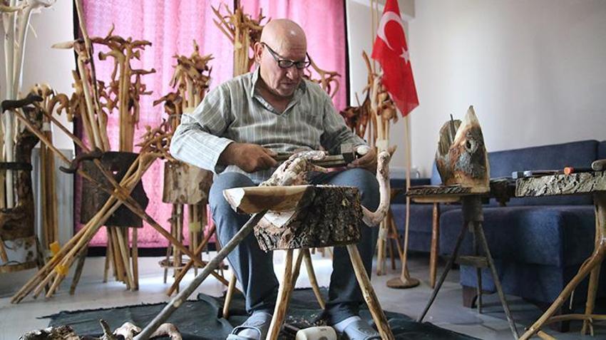 Bulgaristan'da doğdu, Bursa'da emekli oldu, Edirne'de ata mesleğine sahip çıktı! Ağaç dallarını sanat eserine dönüştürüyor