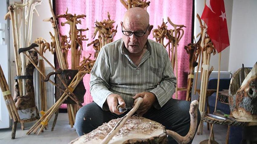 Bulgaristan'da doğdu, Bursa'da emekli oldu, Edirne'de ata mesleğine sahip çıktı! Ağaç dallarını sanat eserine dönüştürüyor