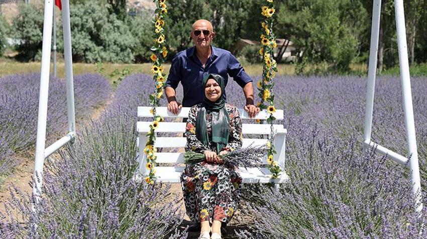 Şehir hayatını bıraktı, köyünde üretmeye başladı; Eşinin hastalığına çözüm ararken servet kazandı!