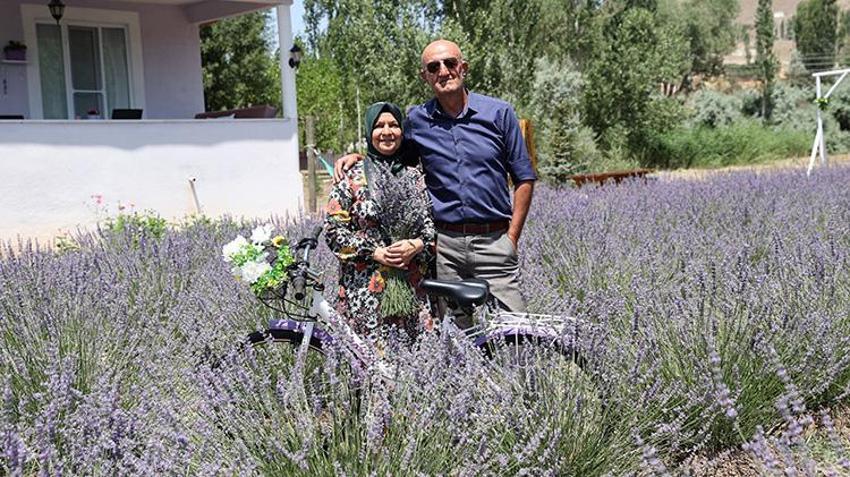 Şehir hayatını bıraktı, köyünde üretmeye başladı; Eşinin hastalığına çözüm ararken servet kazandı!