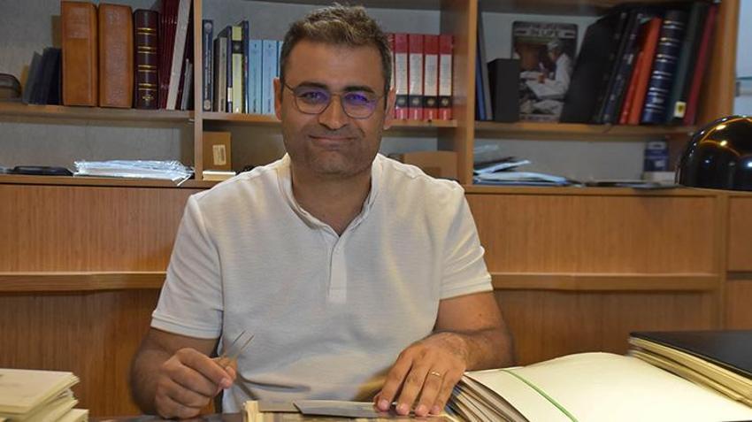 İzmirli koleksiyonerden tarihe ışık tutan dev koleksiyon! Tarihin ilk posta damgasından Osmanlı'ya milyonlarcası elinde bulunuyor