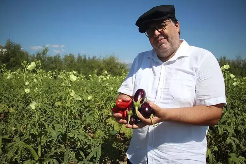 70 doktor Adana'da bir araya geldi, 500 dönüm araziye ekti! Hem internetten hem pazardan kapış kapış gidiyor