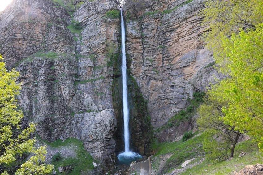 Bitlis'te turistlere sığınak sunuluyor: Bu görüntü ne Antalya'da ne Muğla'da var!
