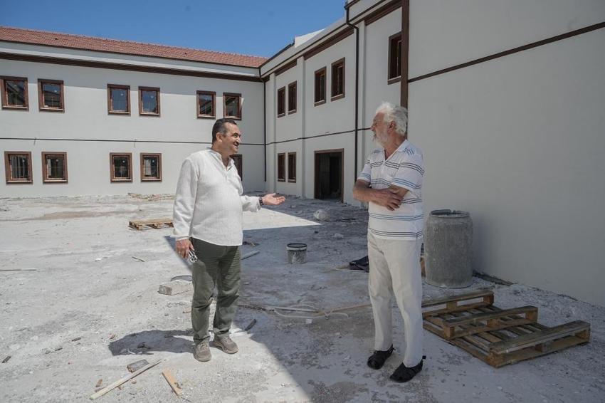 Bursa'nın en değerli yerindeki arsasını bağışladı! Yaşlılara yuva olacak
