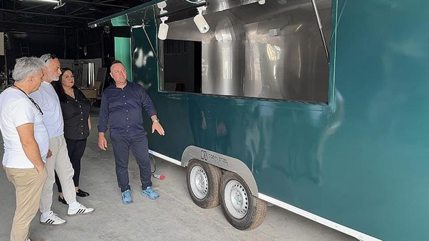 Mühendis karı koca kahve içerken bu işi yapmaya karar verdi! 'Biz bunun daha iyisini yaparız' deyip fabrika kurdular